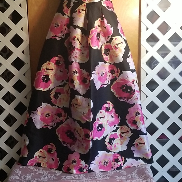 Ellen Tracy Bridal Evening Dress Flowers Size 6 LN - Picture 4 of 4